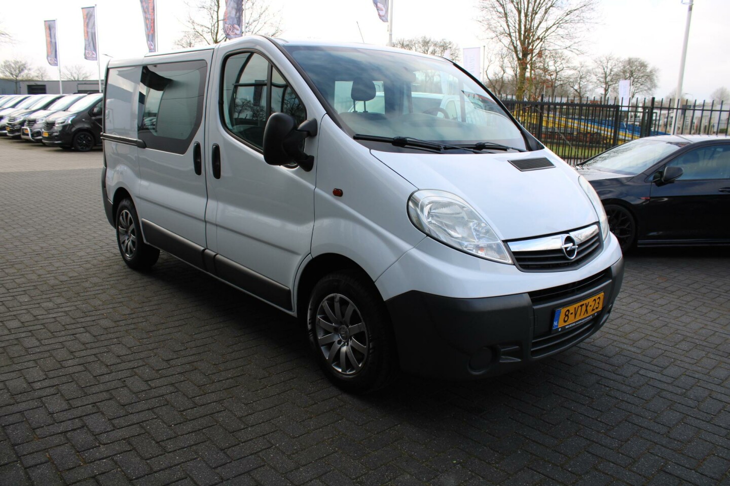 Opel-Vivaro-5