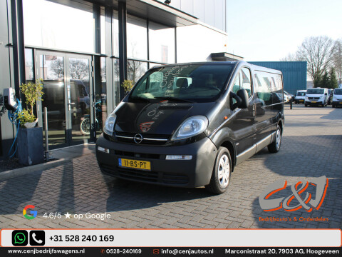 Opel-Vivaro-0